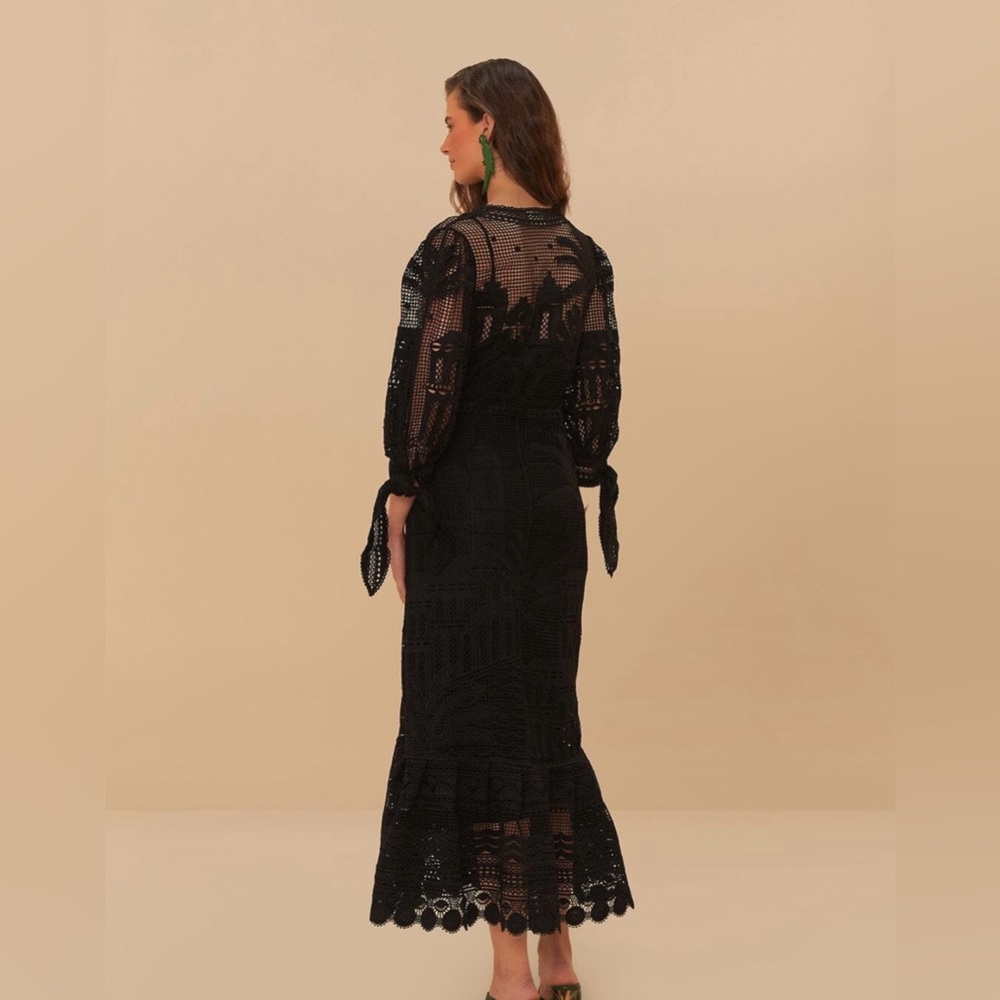 NWT  FARM Rio Morada Boa Guipure Maxi Dress in black with tie waist. Size S. - Picture 4 of 15